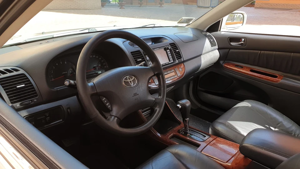 Toyota Camry Executive Sedan 5