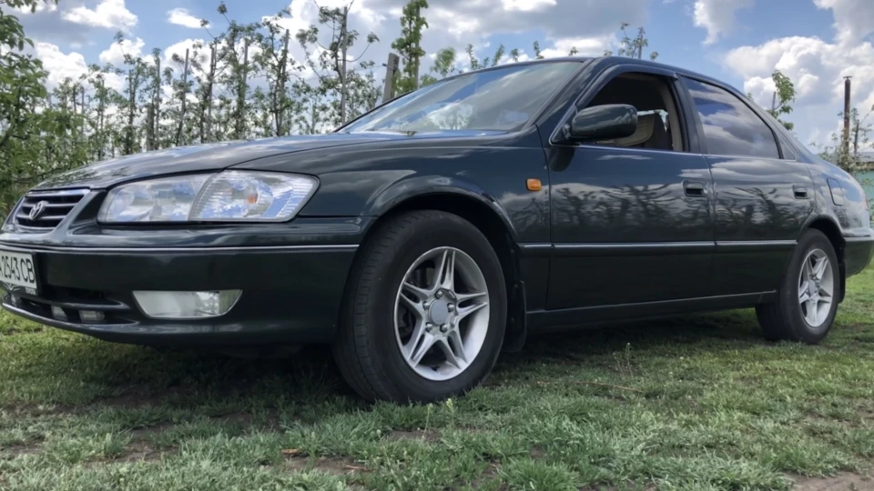 Toyota Camry Greenstone 5