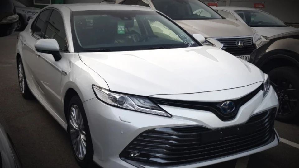 Toyota Camry Hybrid Energy 2