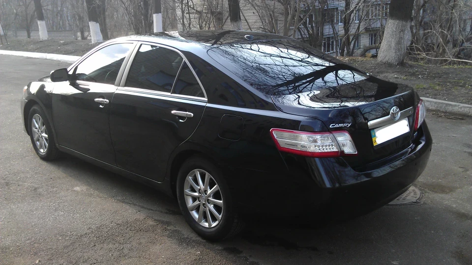 Toyota Camry HYBRID 2