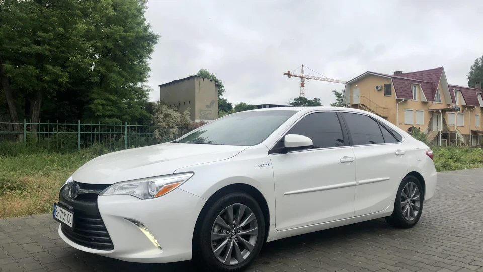 Toyota Camry Hybridний Янь 3