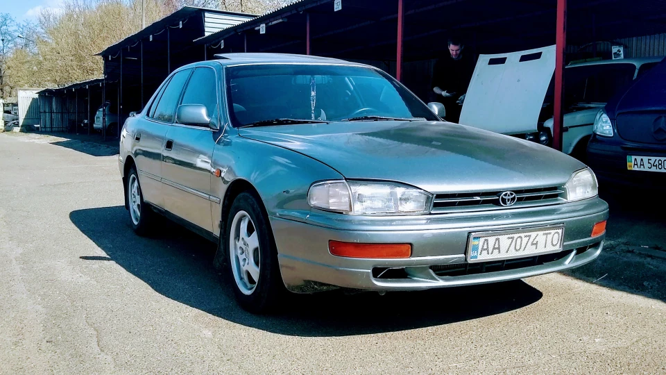 Toyota Camry Камінь 2