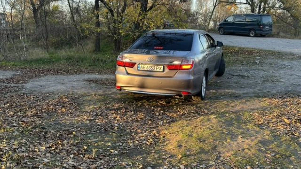 Toyota Camry Мокрий асфальт 2