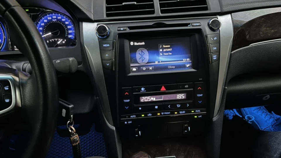 Toyota Camry Мокрий асфальт 3