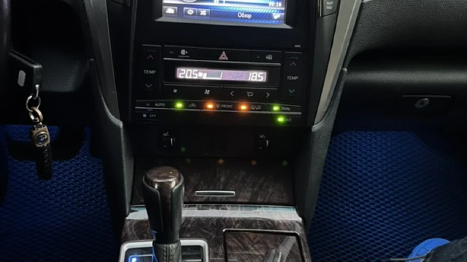 Toyota Camry Мокрий асфальт 5