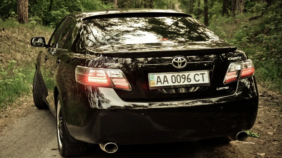 Toyota Camry - Not just business! 4