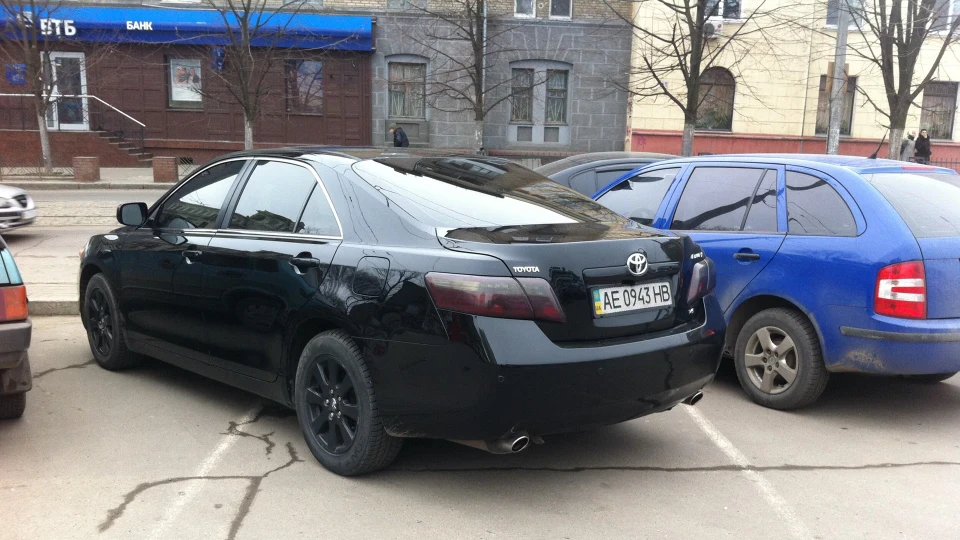 Toyota Camry Only Black 2