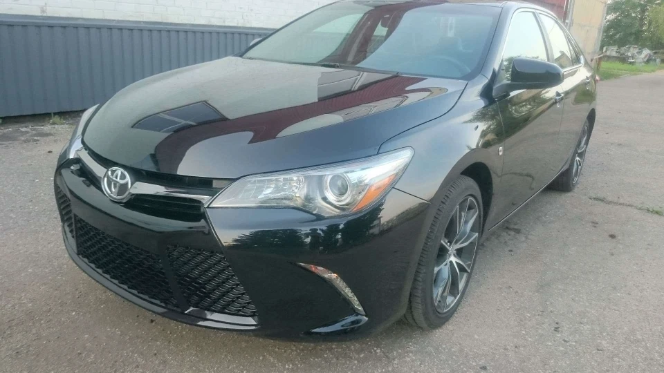 Toyota Camry SE (USA) 4