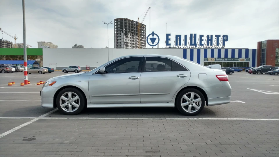 Toyota Camry SE