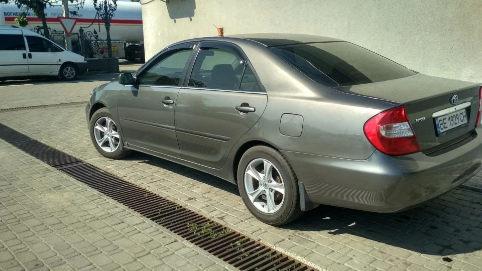 Toyota Camry Сіра миша) 4