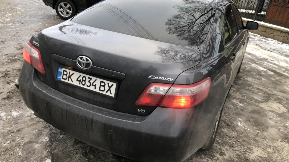 Toyota Camry Сіра запальничка 2