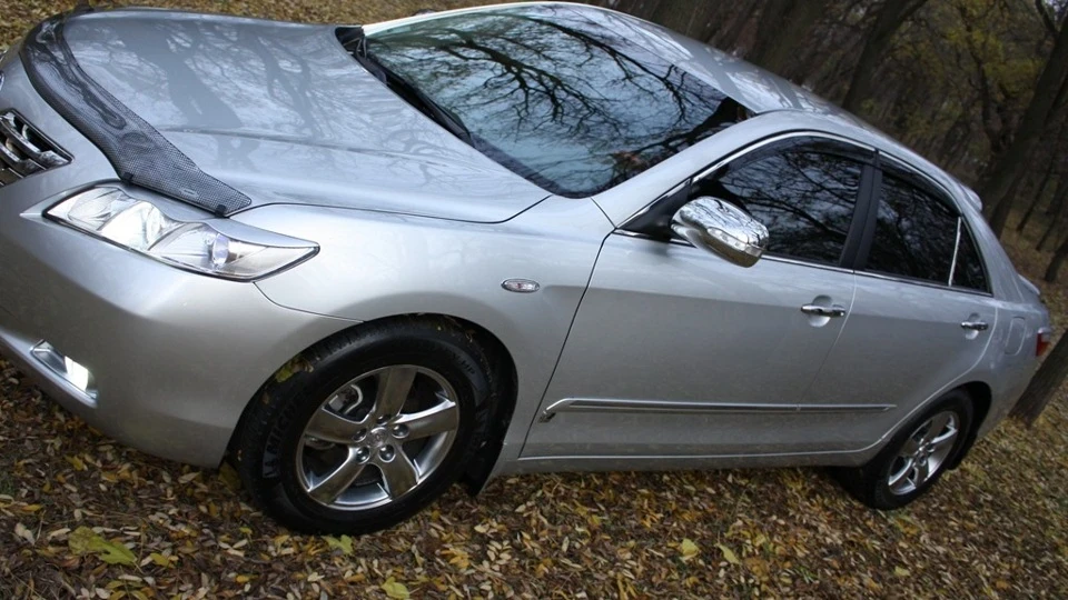 Toyota Camry Сріблястий металік.2,4 2