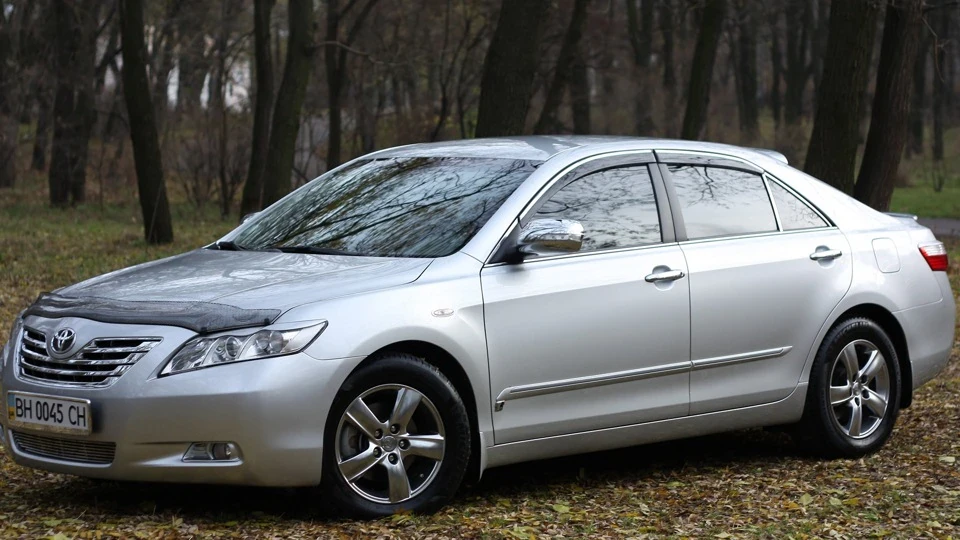Toyota Camry Сріблястий металік.2,4 3