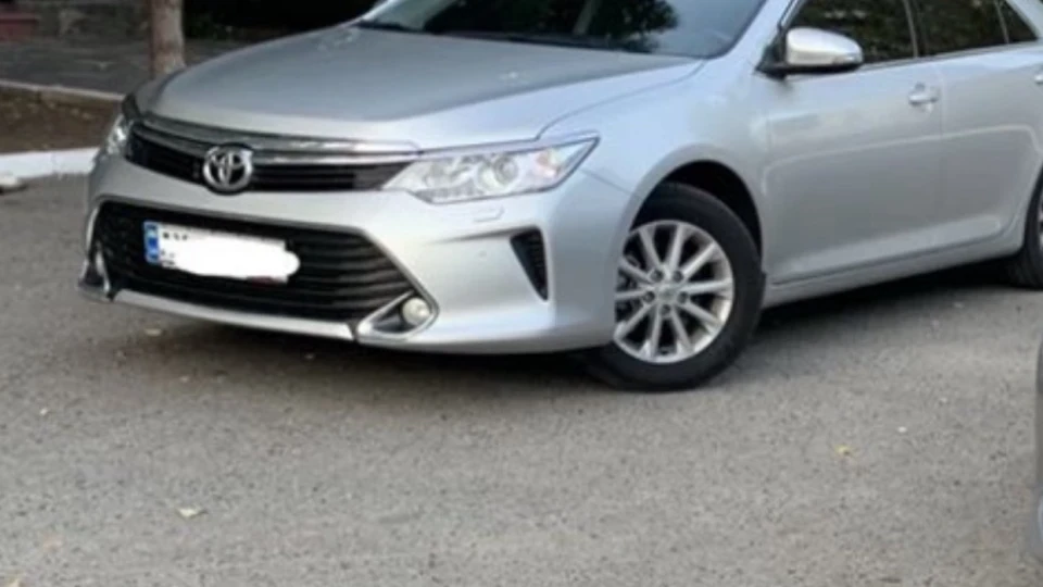Toyota Camry Silver Royal 2