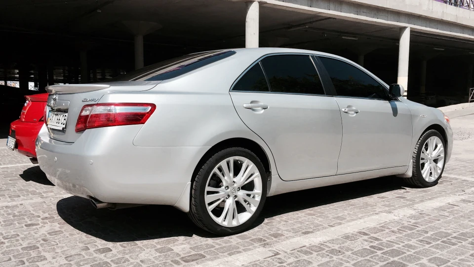 Toyota Camry SilverStone 3