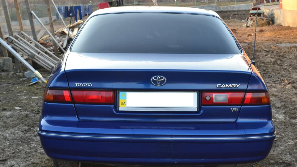 Toyota Camry синя куля 2