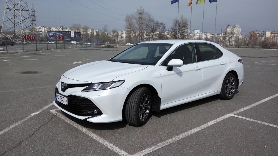 Toyota Camry Сніжок 2