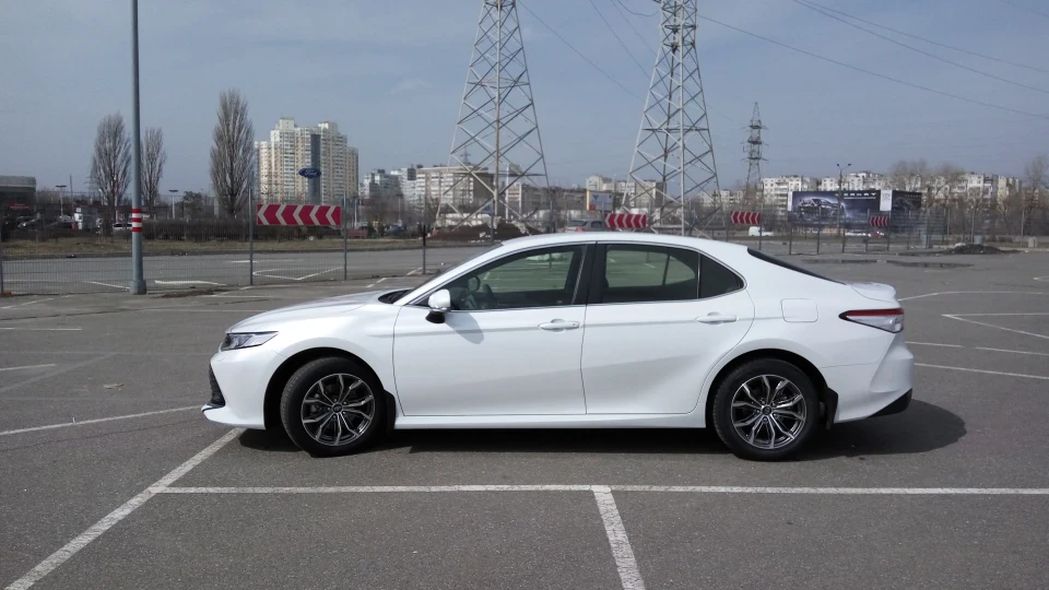 Toyota Camry Сніжок 3