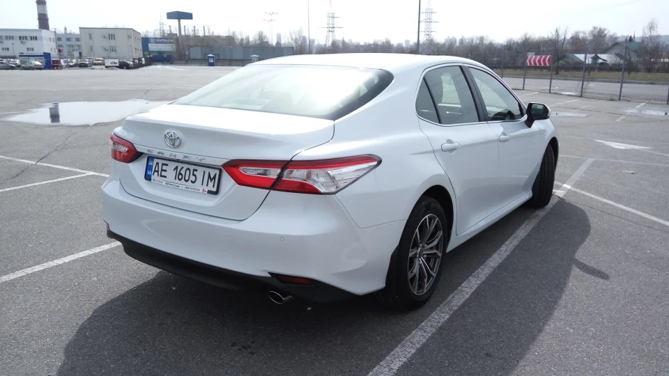 Toyota Camry Сніжок 5