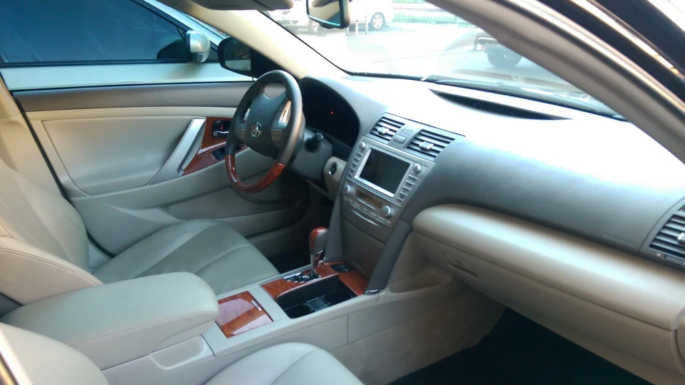 Toyota Camry solid black lighter 2