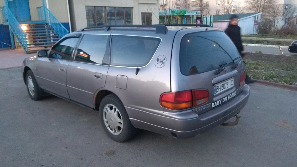 Toyota Camry Station Wagon 2