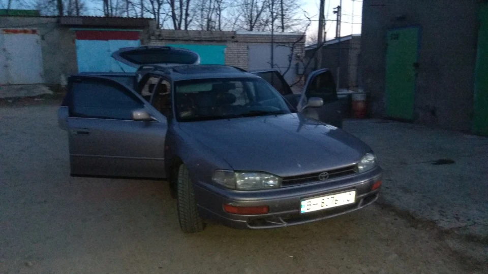 Toyota Camry Station Wagon 3
