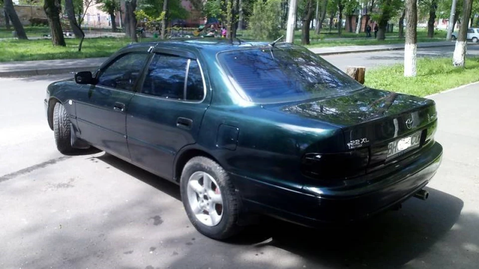 Toyota Camry SXV10.5S-FE 4
