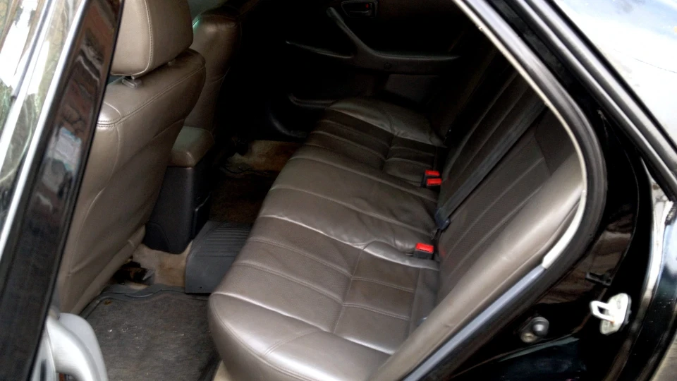Toyota Camry USA 4