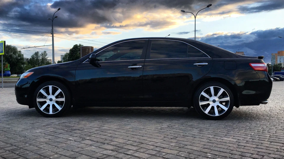 Toyota Camry USA! 3