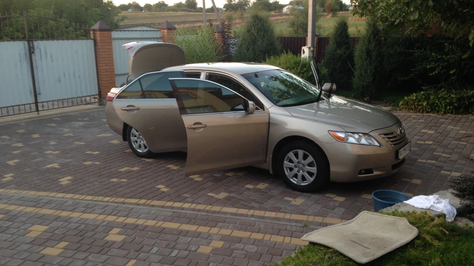 Toyota Camry USA 4