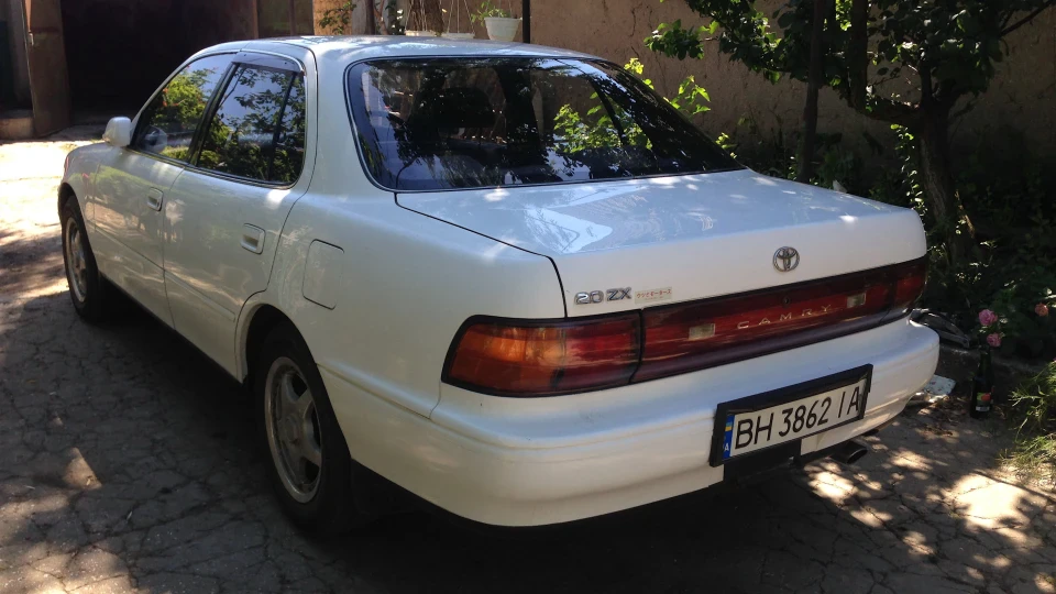 Toyota Camry V30 1992 4