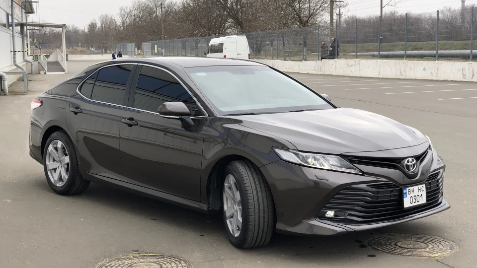 Toyota Camry V70 BROWNSTONE 2