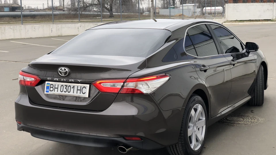 Toyota Camry V70 BROWNSTONE 3