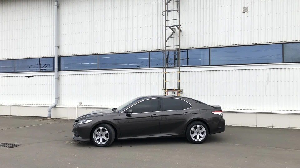 Toyota Camry V70 BROWNSTONE 4
