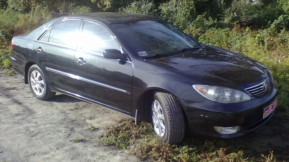 Toyota Camry XLE 3.0 V6 4
