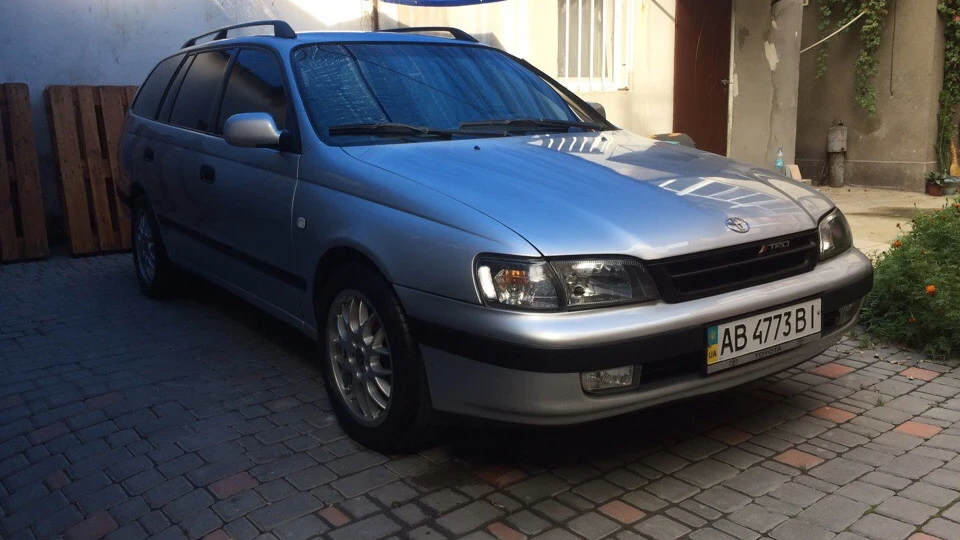 Toyota Carina E