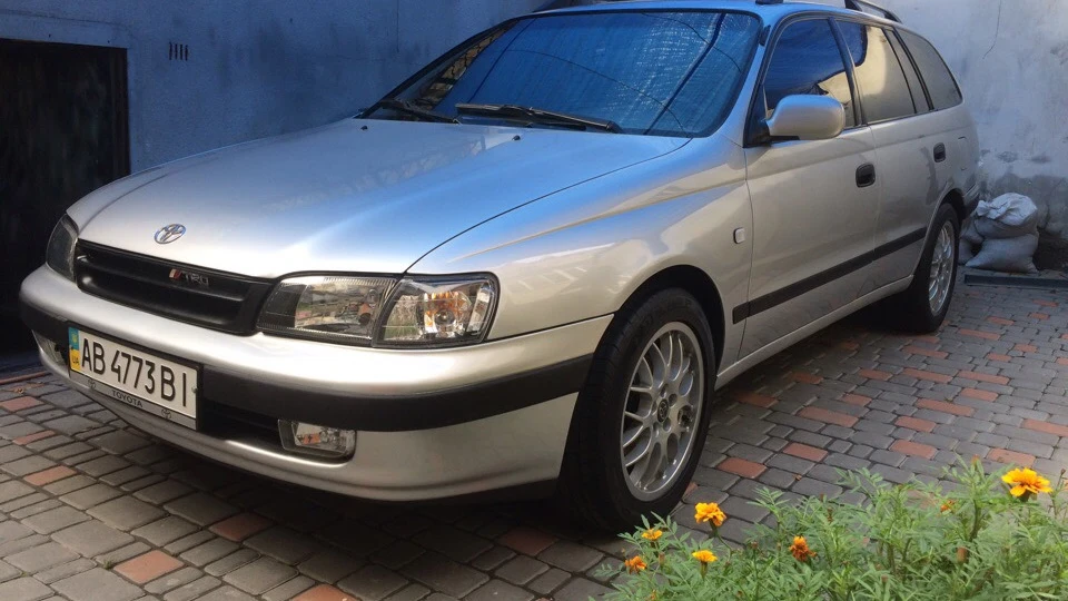 Toyota Carina E 2