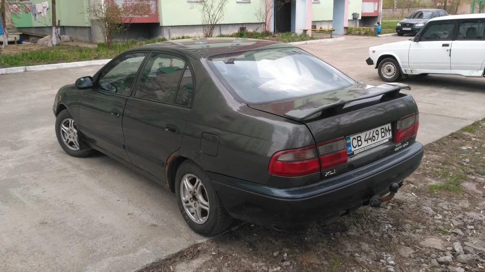 Toyota Carina E 2