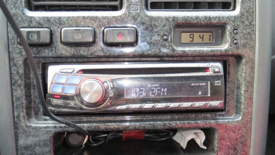 Toyota Carina E 5