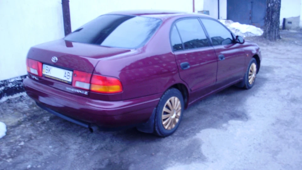 Toyota Carina E 3