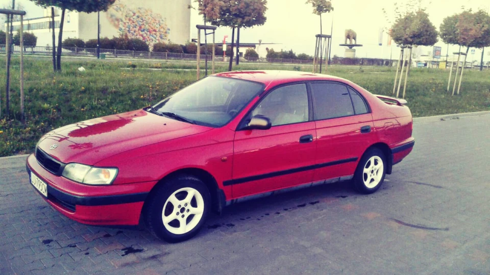 Toyota Carina E 2