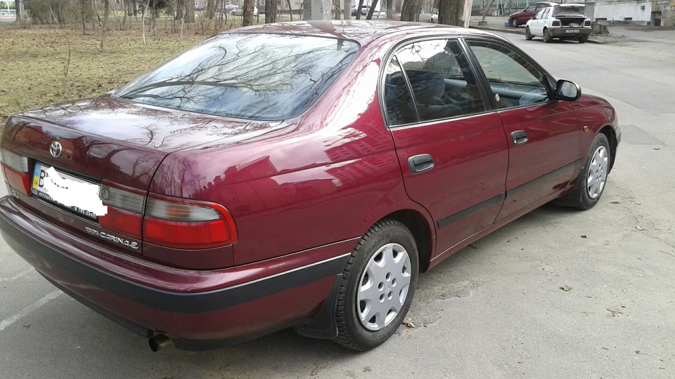Toyota Carina E 2