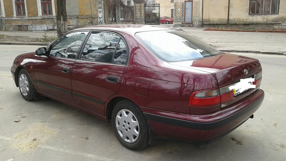 Toyota Carina E 3