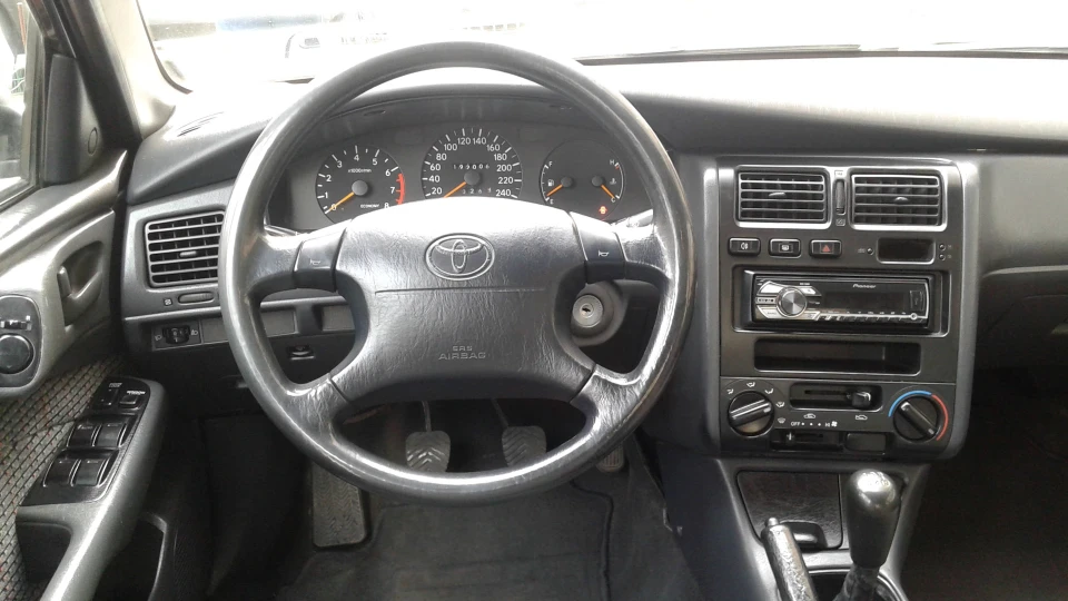 Toyota Carina E 5