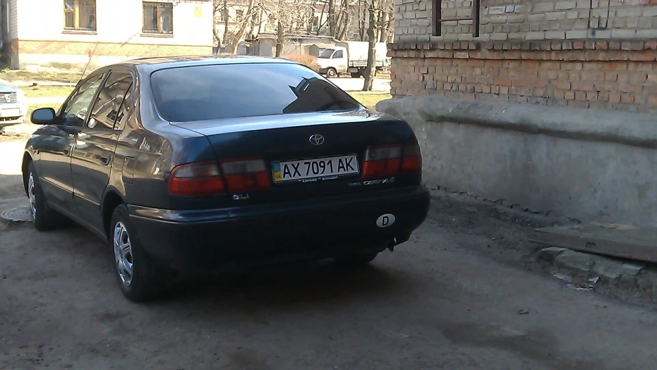 Toyota Carina E 4