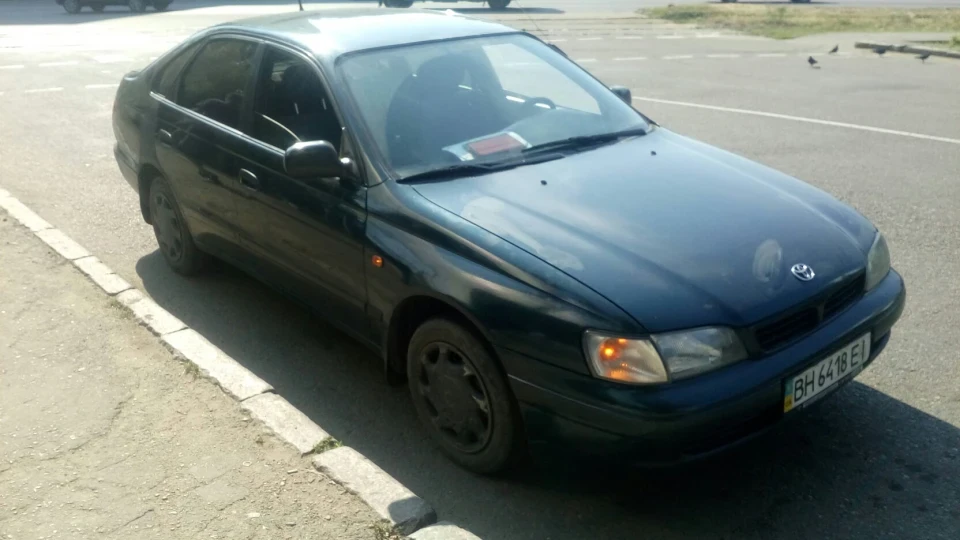 Toyota Carina E 2
