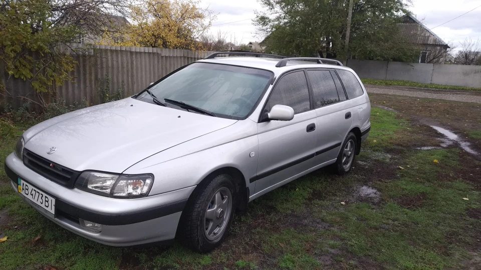 Toyota Carina E 2