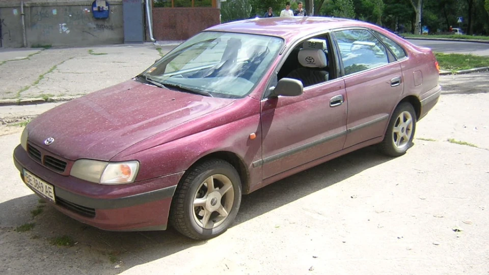 Toyota Carina E