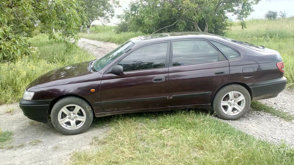 Toyota Carina E 3