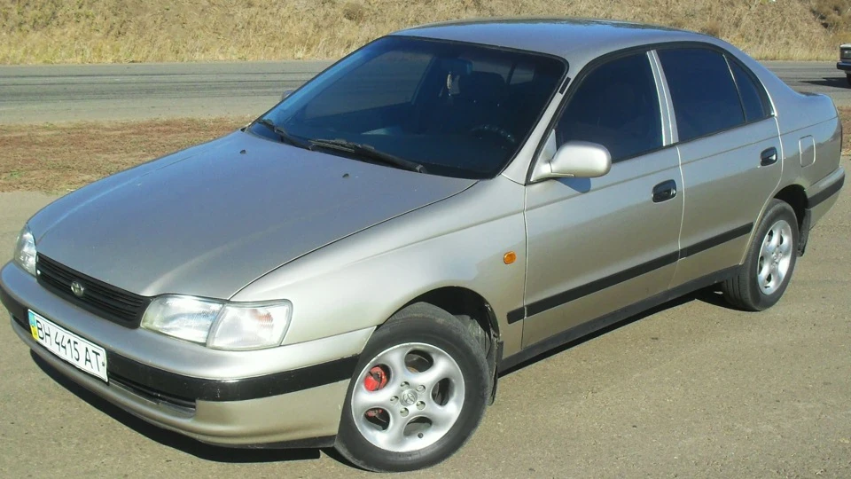 Toyota Carina E 4